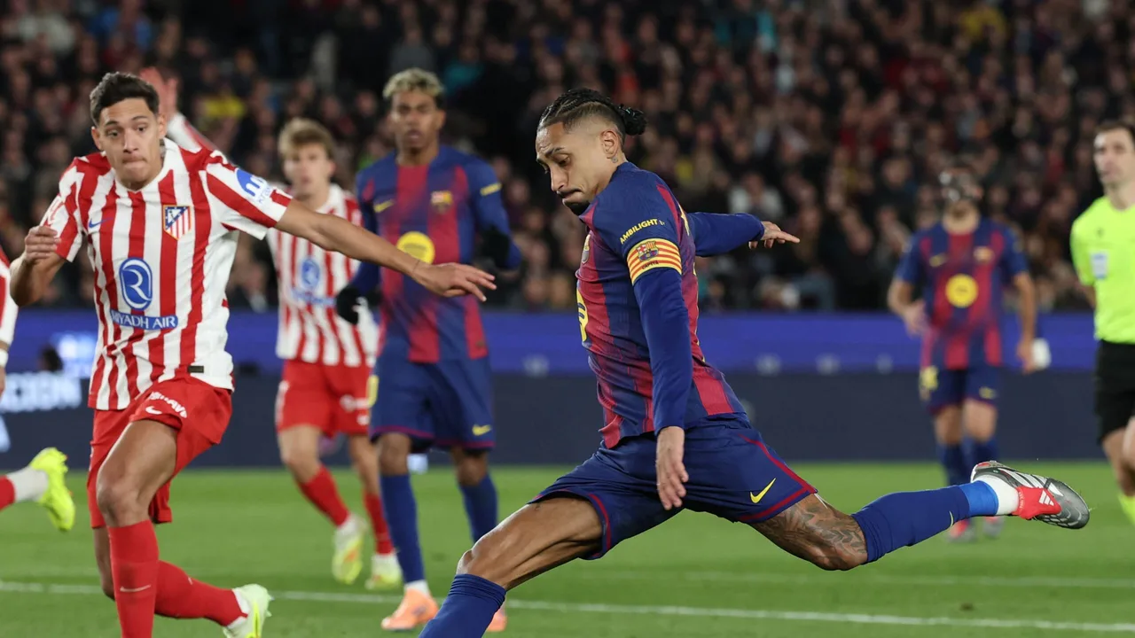 مواعيد مواجهات الثلاثاء 3 مارس والقنوات الناقلة وهوية المعلقين الكرويين بالجدول اليومي